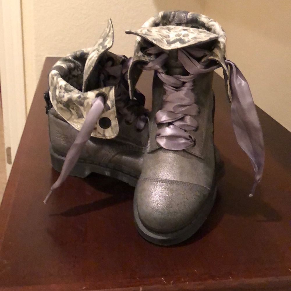 Women’s Doc Martens